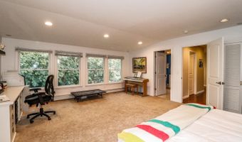 82 Kempson Pl, Metuchen, NJ 08840