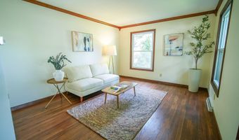 5306 Arapahoe Ln, Madison, WI 53704