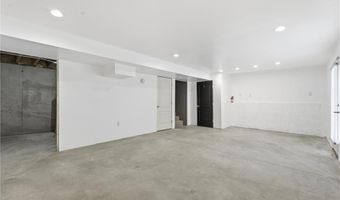 1323 N 158th Ct, Basehor, KS 66007