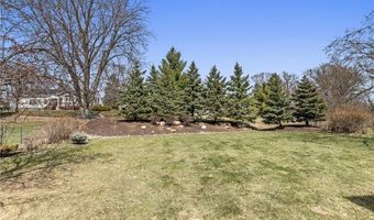 1181 Karth Lake Dr, Arden Hills, MN 55112