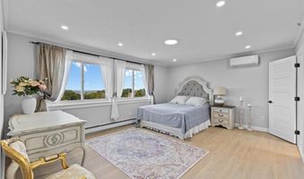 10 J H Dwyer Dr, Middletown, RI 02842