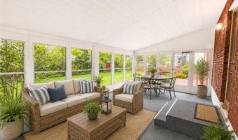 32 W Sylvan Dr, Allen, PA 18067