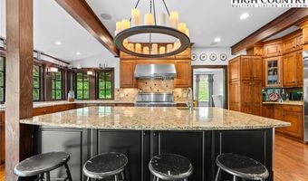527 Red Tailed Hawk Rd, Banner Elk, NC 28604