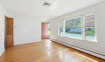 145 Glenwood Dr, North Kingstown, RI 02852