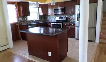 7 Craigmore Rd, Bloomfield, CT 06002