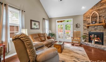 8 Mallard Run Dr, Arden, NC 28704