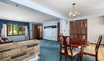 1 Rocky Crest Rd, Cumberland, RI 02864