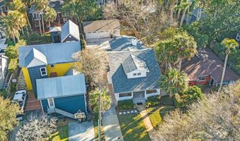 322 6TH St, Atlantic Beach, FL 32233