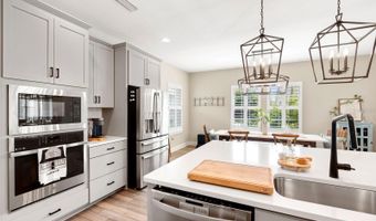 5829 SILVER SUN Dr, Apollo Beach, FL 33572