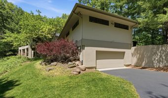 1970 Red Hill Dr NE, Ada, MI 49301