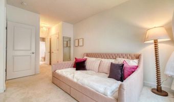 1023 N ROYAL St 204, Alexandria, VA 22314