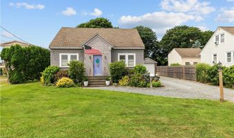 129 Bliss Mine Rd, Newport, RI 02840