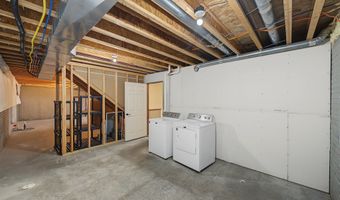 805 NW Reinhart Dr, Ankeny, IA 50023
