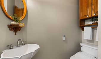 5971 Creekview Ct, Ann Arbor, MI 48108