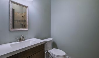 51 Bridge St, Belfast, ME 04915