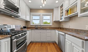 107 S Burton Pl, Arlington Heights, IL 60005