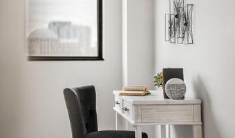 1101 S ARLINGTON RIDGE Rd 212, Arlington, VA 22202