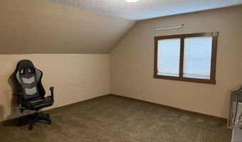 901 E 5th St, Altamont, KS 67330