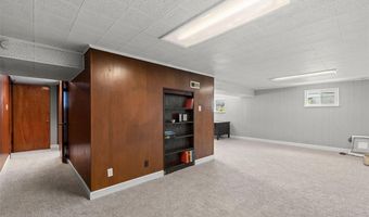 8225 Marvale Ln, Affton, MO 63123