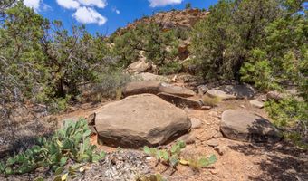 944 W Foothill Dr, Apple Valley, UT 84737