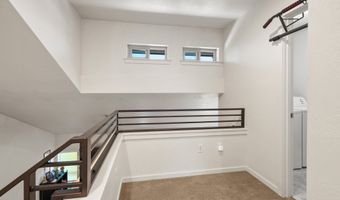 37 N Mountain Ave, Ashland, OR 97520
