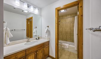 311 Offerson Rd 121, Beaver Creek, CO 81620