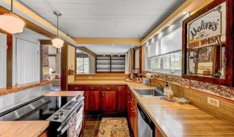 16 Kilroy Rd, Andover, NJ 07860