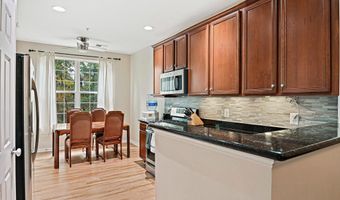 20385 BELMONT PARK Ter 103, Ashburn, VA 20147