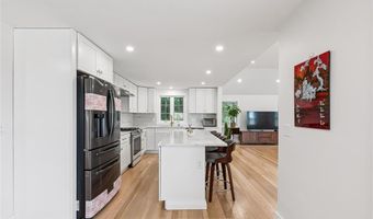 9 Country Pkwy, North Providence, RI 02911