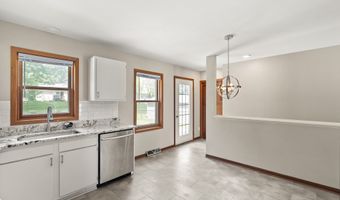 5423 Norris St, Ames, IA 50014
