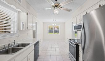 3933 ROBIN HILL Dr, Bartlett, TN 38135