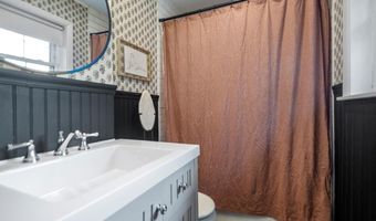 523 Woodland Dr, Benton, AR 72015