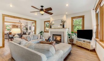 157 NW Black Hawk Ave, Bend, OR 97703
