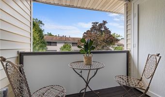 7 Southcreek Ct D, Amherst, NY 14051