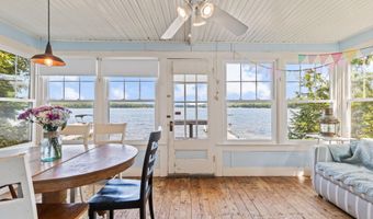 301 PRIDE FARM Rd, Falmouth, ME 04105
