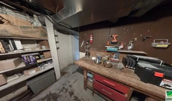 35 Hinshaw St, Arnolds Park, IA 51331