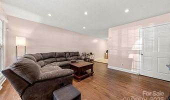 3130 Erskine Dr, Charlotte, NC 28205