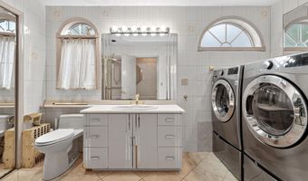 98 W 31ST St, Bayonne, NJ 07002