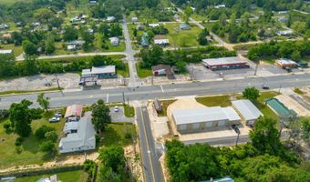 1749 Carolina St, Alford, FL 32420