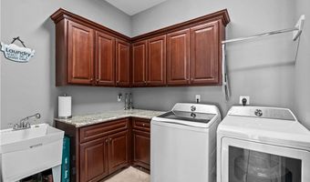 221 Deer Meadows Dr, Alice, TX 78332