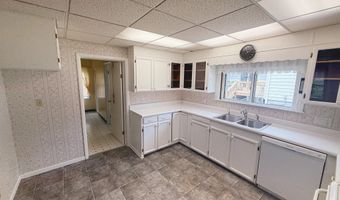909 River Ave, Alma, MI 48801