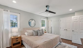 8217 CINDY Ln, Bethesda, MD 20817