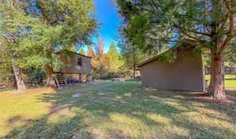 112 River Oaks Dr, Bainbridge, GA 39819