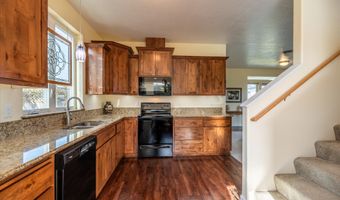 757 NEWPORT Ave SW, Bandon, OR 97411