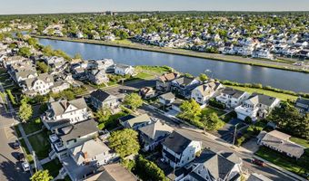 39 E End Ave, Avon By The Sea, NJ 07717