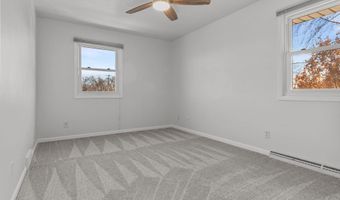 701 E LONGVIEW Dr, Appleton, WI 54911