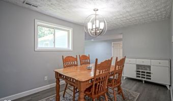 5902 Oak Ln, Anderson, IN 46013