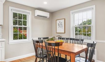 25 Marshall Way, East Providence, RI 02916