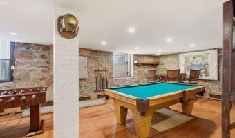 8 Champlin St, Newport, RI 02840