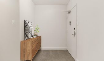 4141 N HENDERSON Rd 626, Arlington, VA 22203